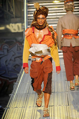 John Galliano / - 2010